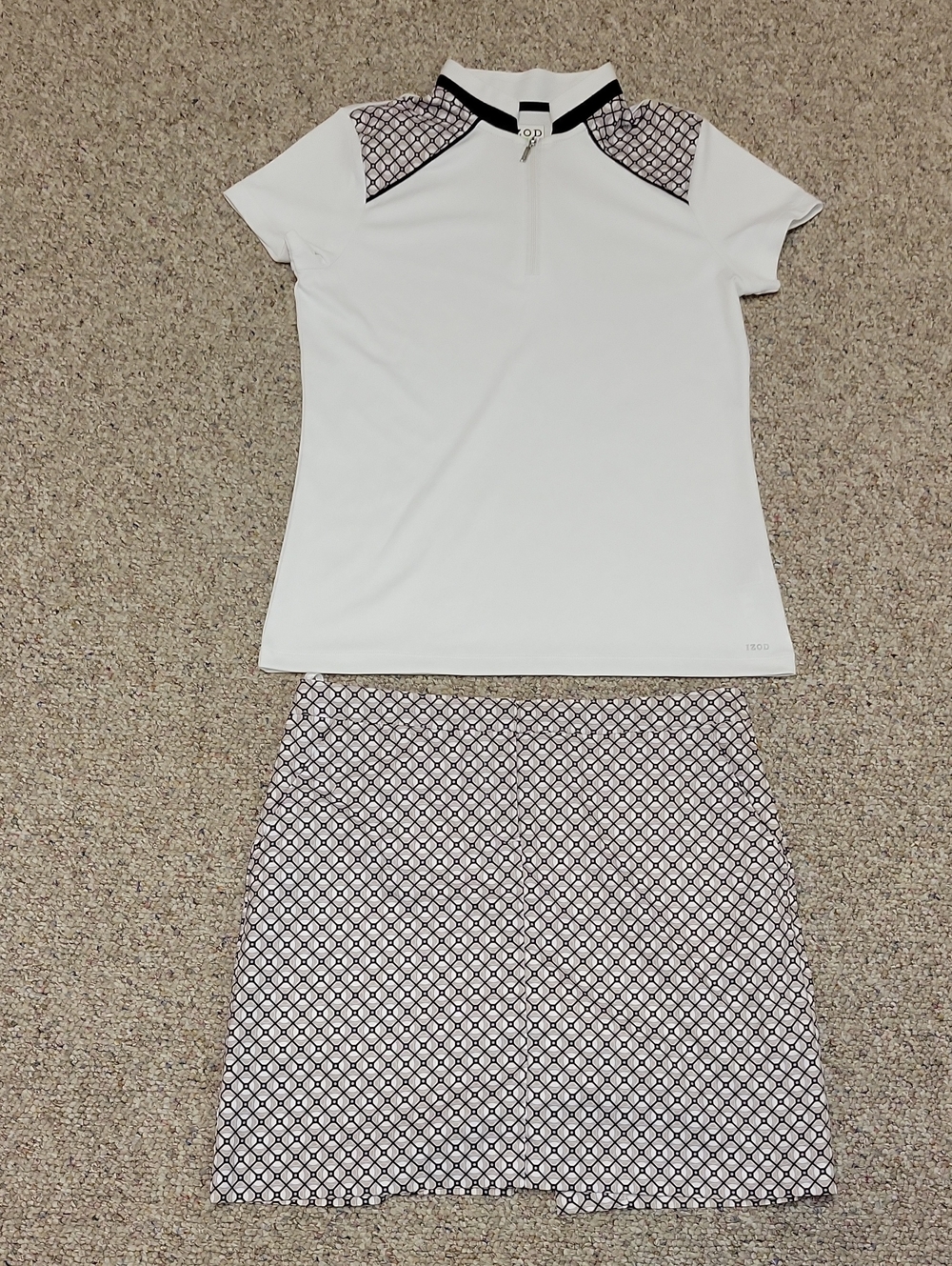 Izod Golf White Short-Sleeve Golf Skort Set with Black Geometric Pattern Small/4
